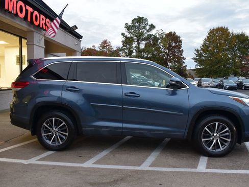 Used 2017 Toyota Highlander XLE w/ Protection Package #3 image 6