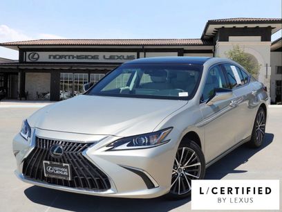 Certified 2025 Lexus ES 350 w/ Premium Package