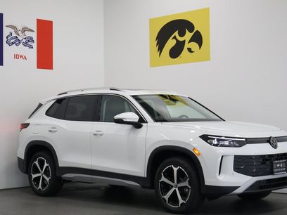 New 2025 Volkswagen Tiguan SE