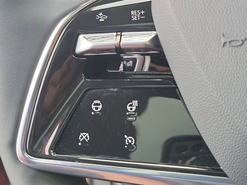 New 2025 Cadillac Optiq Sport 2 w/ LPO, ONYX Package AWD/4WD image 28