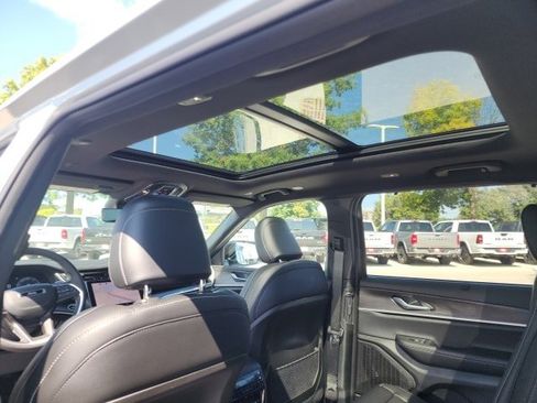 New 2025 Jeep Grand Cherokee L Limited w/ Luxury Tech Group II image 4