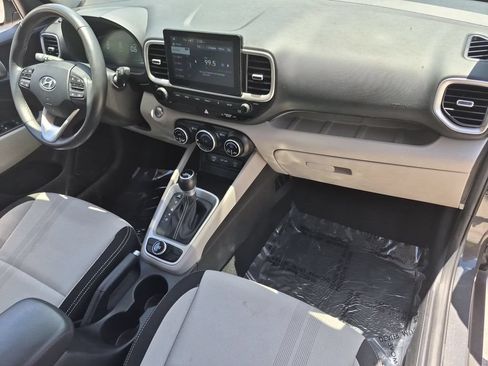 Used 2025 Hyundai Venue SEL FWD image 31
