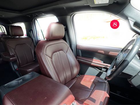 Used 2023 Ford Expedition Limited AWD/4WD image 19