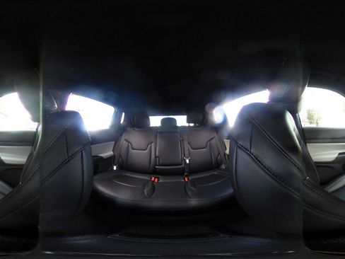 Used 2025 Jeep Compass Limited image 43