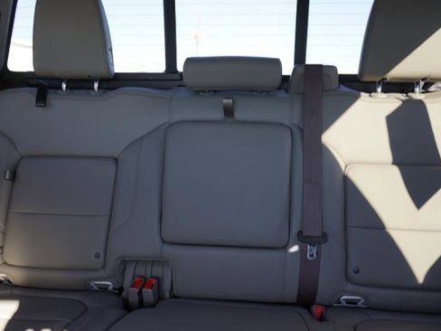 Used 2021 Chevrolet Silverado 1500 LT image 19