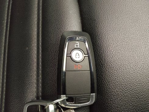 Used 2019 Ford Edge SEL w/ Equipment Group 201A FWD image 32