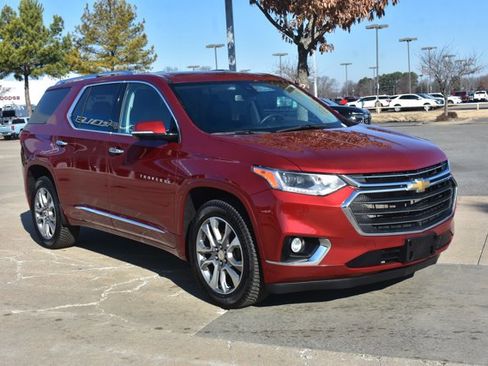 Used 2020 Chevrolet Traverse Premier w/ LPO, Cargo Package image 3
