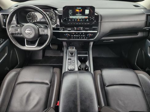 Used 2023 Nissan Pathfinder SL AWD/4WD image 18
