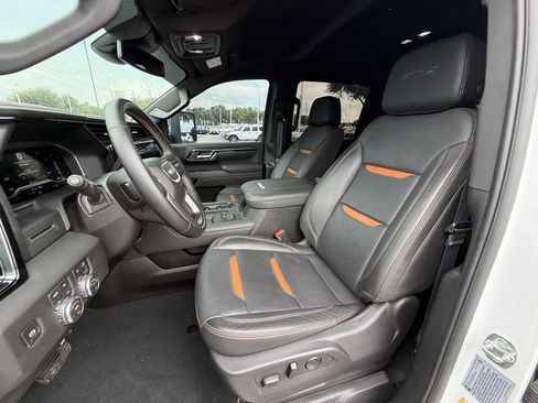 Used 2025 GMC Sierra 2500 AT4 AWD/4WD image 26