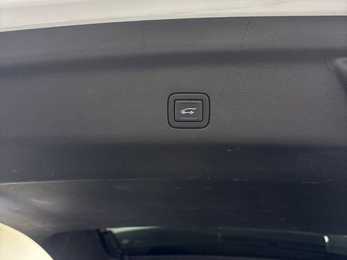 Used 2024 Chevrolet Tahoe LT AWD/4WD image 10