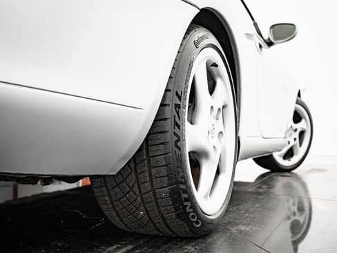 Used 2000 Porsche 911 Carrera image 47