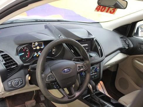 Used 2019 Ford Escape SE FWD image 14