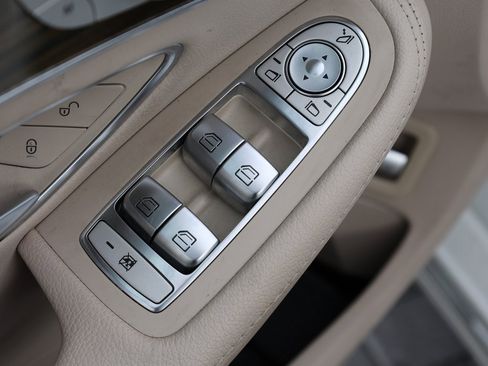 Used 2019 Mercedes-Benz C 300 Sedan w/ Premium Package image 12