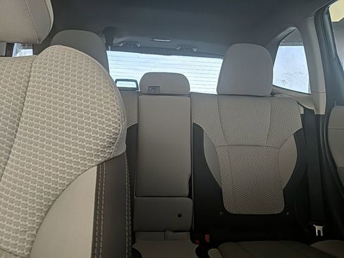 Used 2023 Subaru Forester Premium image 33