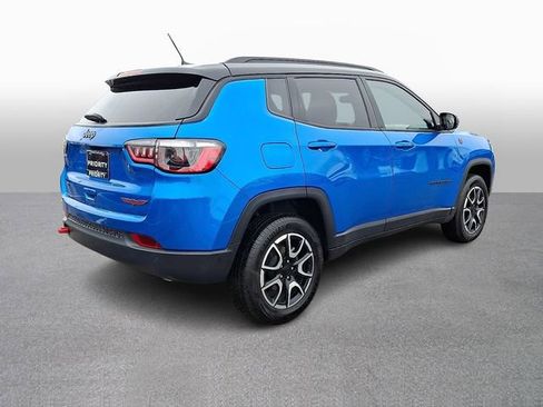 Used 2024 Jeep Compass Trailhawk image 4