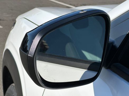 Used 2025 Chevrolet Trax RS FWD image 54
