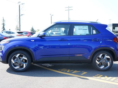 New 2025 Hyundai Venue Limited image 7