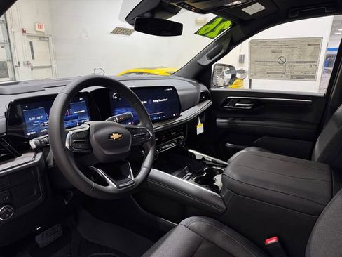 New 2026 Chevrolet Suburban LS image 17