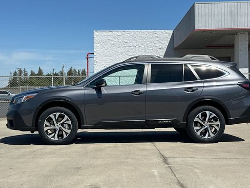 Used 2022 Subaru Outback Limited AWD/4WD image 6