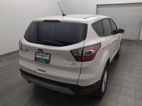 Used 2017 Ford Escape SE FWD image 7
