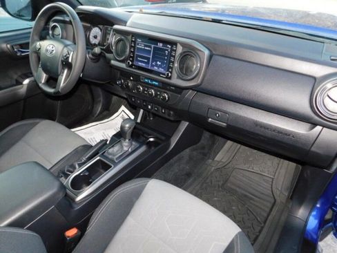 Used 2023 Toyota Tacoma TRD Off-Road image 24