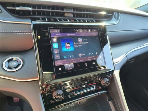 New 2025 Jeep Grand Cherokee Laredo X w/ Luxury Tech Group I image 16