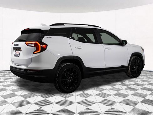 Used 2023 GMC Terrain SLE w/ Driver Convenience Package image 16