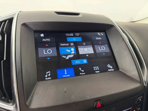 Used 2018 Ford Edge Titanium w/ Ford Safe & Smart Package FWD image 20