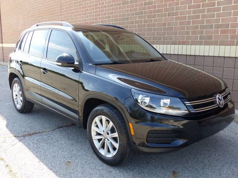 Used 2017 Volkswagen Tiguan S AWD/4WD image 12