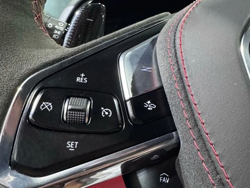 Used 2025 Chevrolet Corvette Z06 image 17