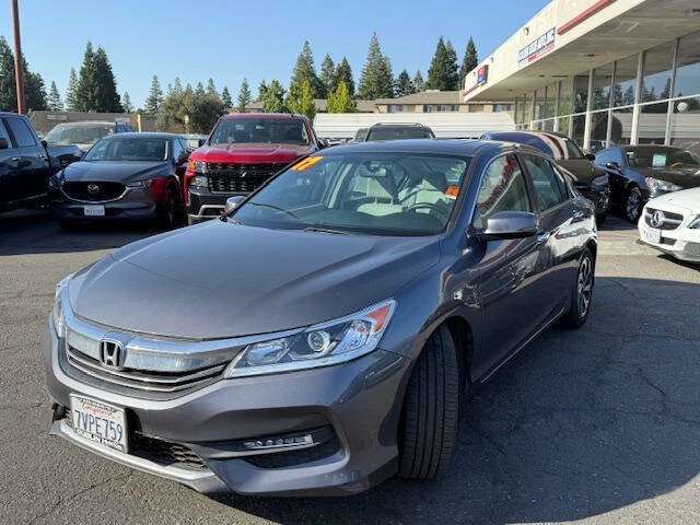 Used 2017 Honda Accord EX image 4
