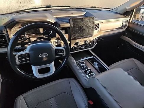 Used 2022 Ford Expedition Limited image 14