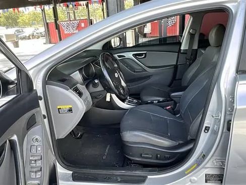 Used 2013 Hyundai Elantra Limited FWD image 3