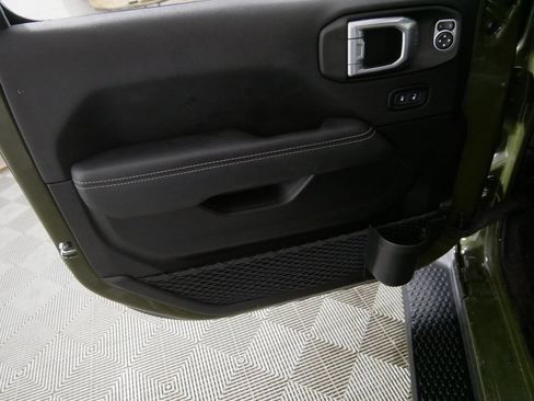 Used 2023 Jeep Wrangler Unlimited Sahara w/ Cold Weather Group AWD/4WD image 15