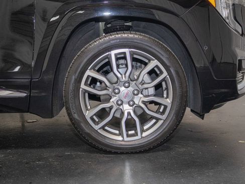 Used 2024 GMC Terrain Denali w/ Denali Premium Package AWD/4WD image 2