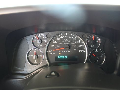 Used 2024 Chevrolet Express 2500 w/ Driver Convenience Package RWD image 26