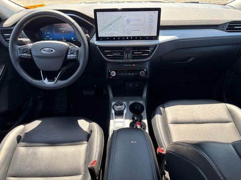 Used 2023 Ford Escape Platinum image 14