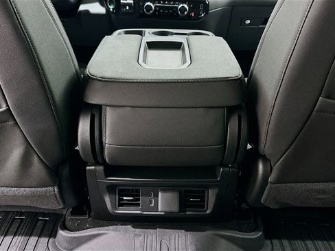 New 2026 GMC Sierra 3500 SLT image 29