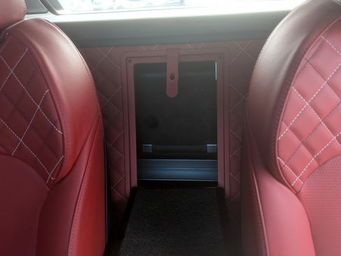 Used 2018 Bentley Bentayga Mulliner image 49