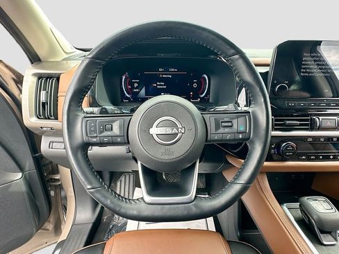 Used 2024 Nissan Pathfinder Platinum w/ Cargo Package AWD/4WD image 11