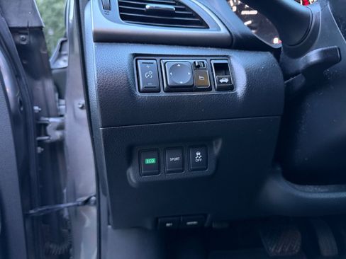Used 2015 Nissan Sentra SV FWD image 18