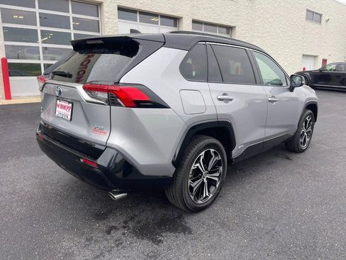 Used 2024 Toyota RAV4 XSE AWD/4WD image 3