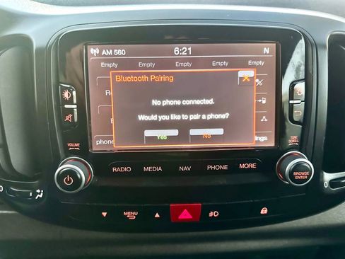 Used 2014 FIAT 500L Trekking w/ Popular Equipment Group image 22