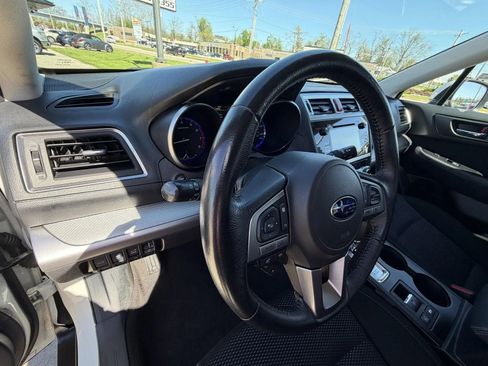 Used 2017 Subaru Outback 2.5i Premium AWD/4WD image 11
