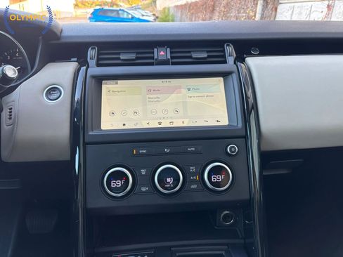 Used 2018 Land Rover Discovery SE image 27