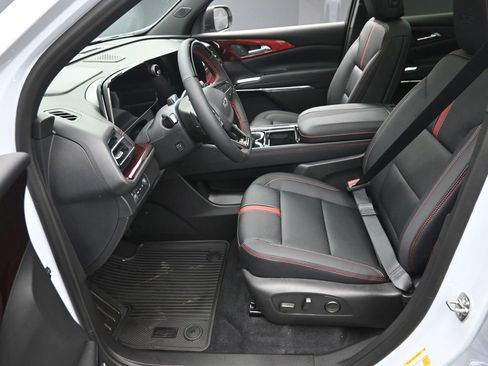 New 2026 Chevrolet Traverse RS image 17