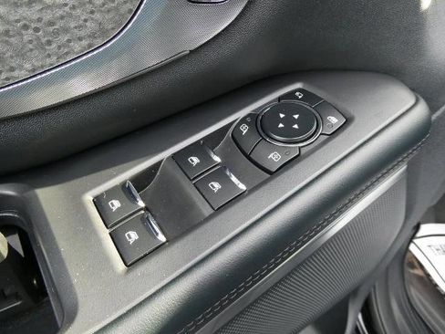 Certified 2025 Ford Expedition Tremor image 32