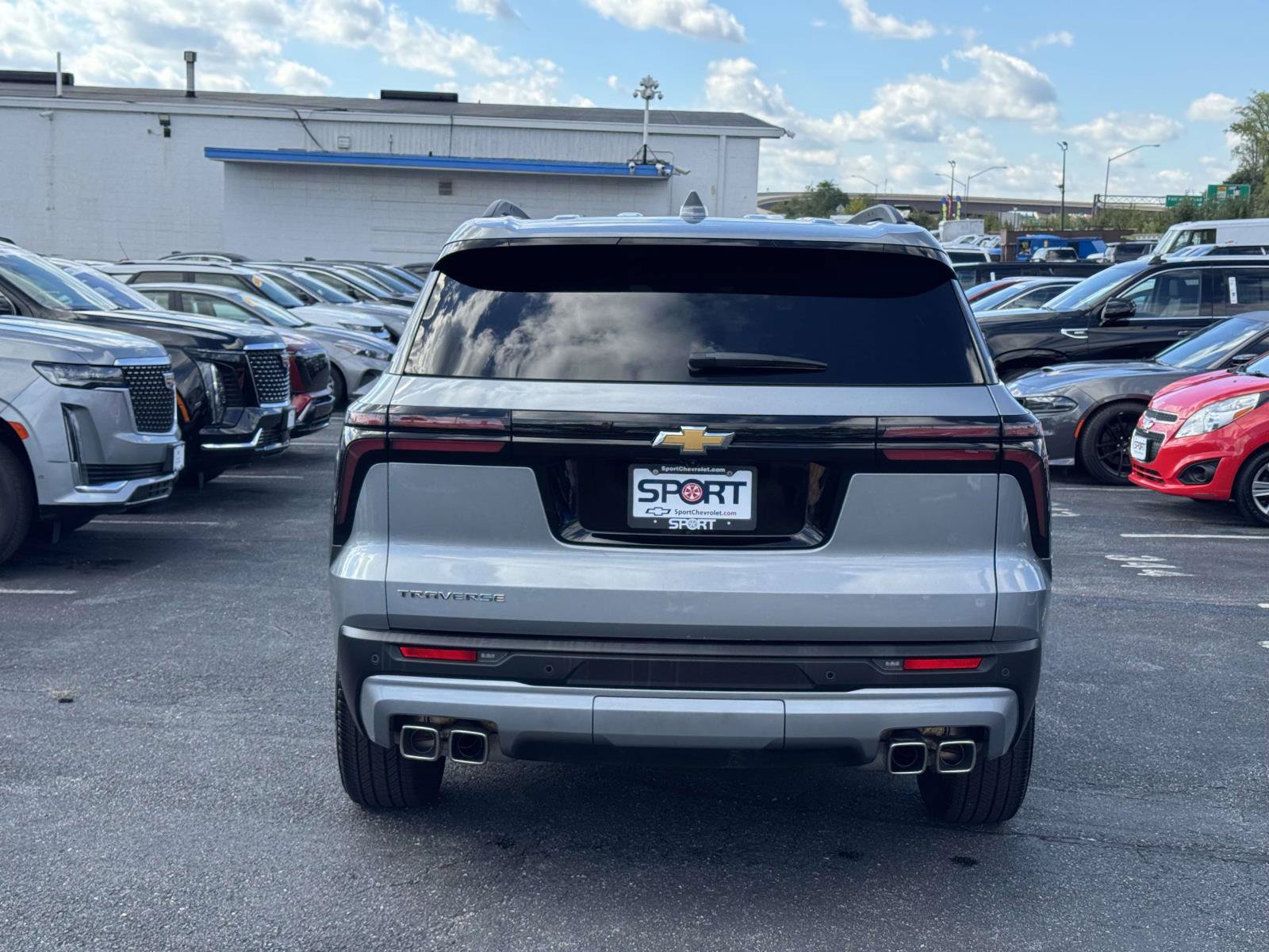 Used 2025 Chevrolet Traverse LT w/ Driver Confidence Package FWD image 26
