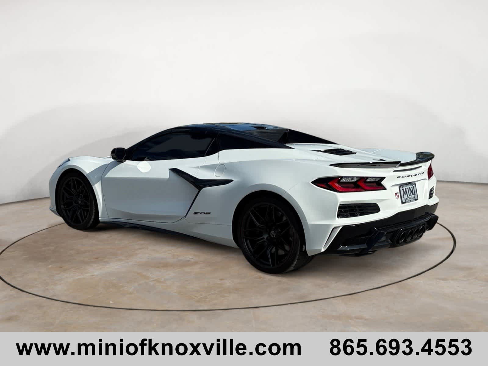 Used 2025 Chevrolet Corvette Z06 w/ Stealth Interior Trim Package RWD image 5