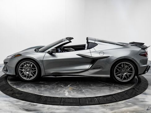 Used 2024 Chevrolet Corvette Z06 image 7